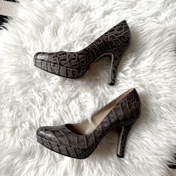 SOLD !! NEW gray croc leather platform heel NEW! Crocodile embossed Size 10 - Picture 2 of 9
